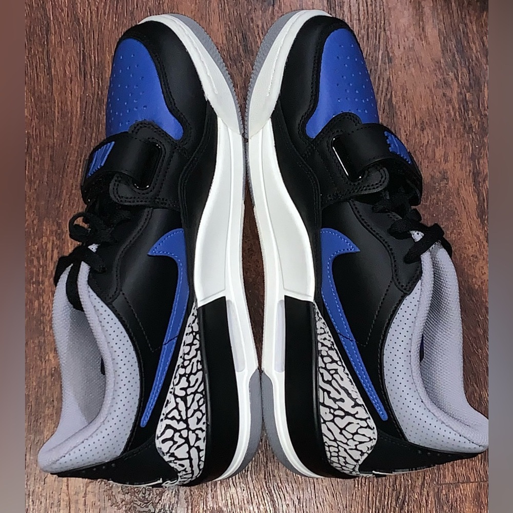 Jordan 321 size 11 - Picture 11 of 16